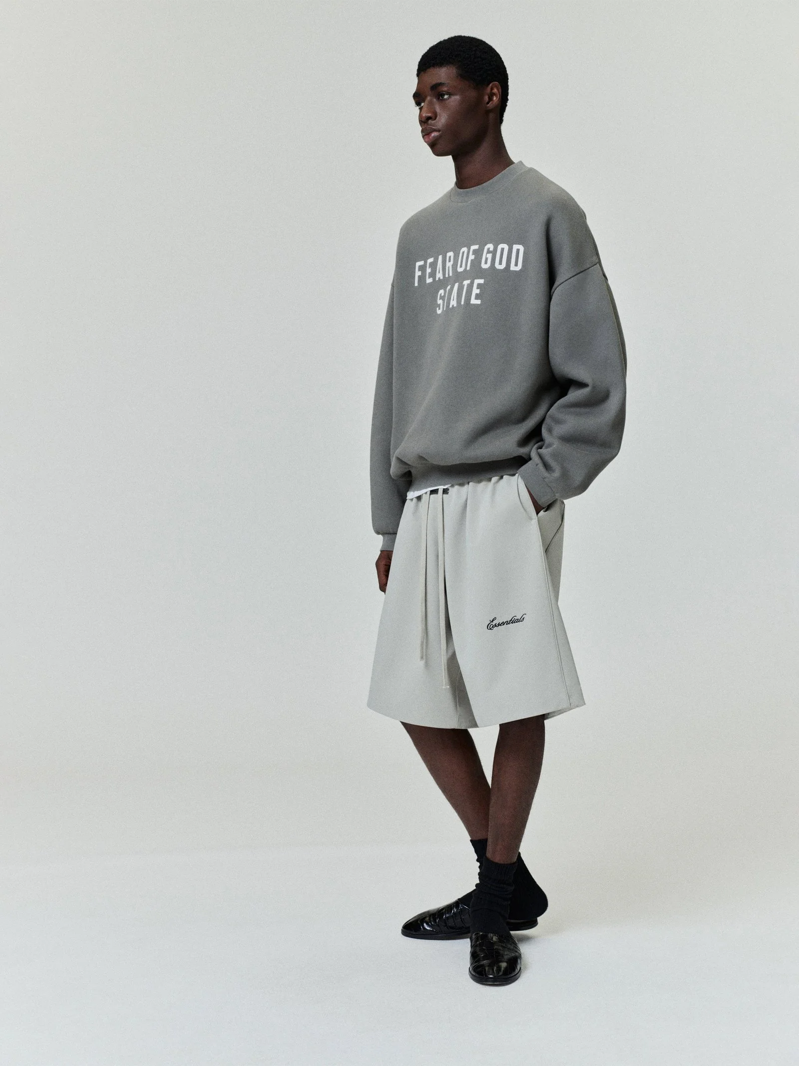 Relaxed Fleece Sweatshort With Piping