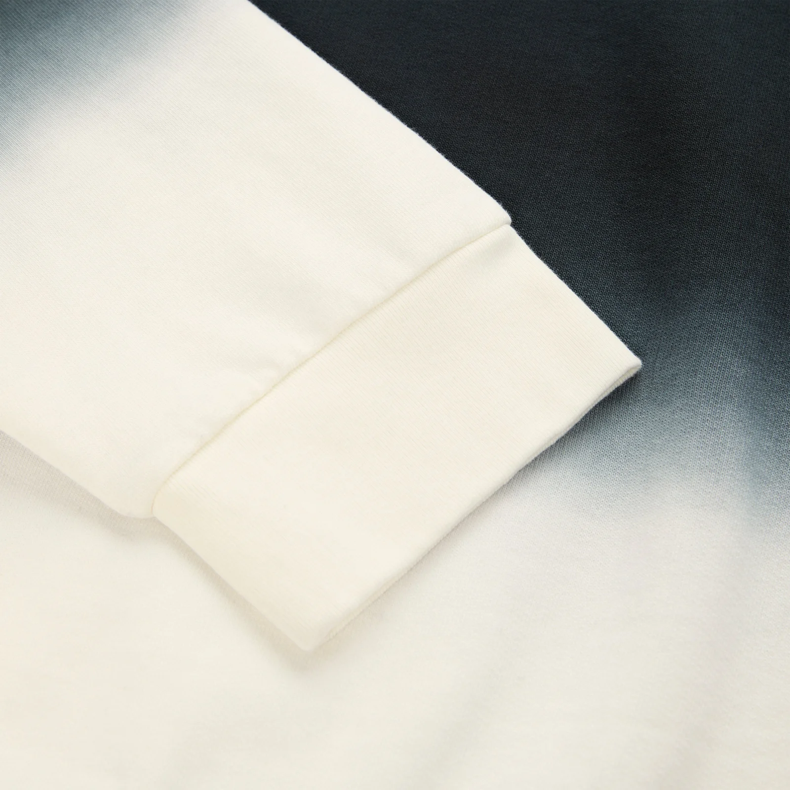 GRADIENT CREWNECK
