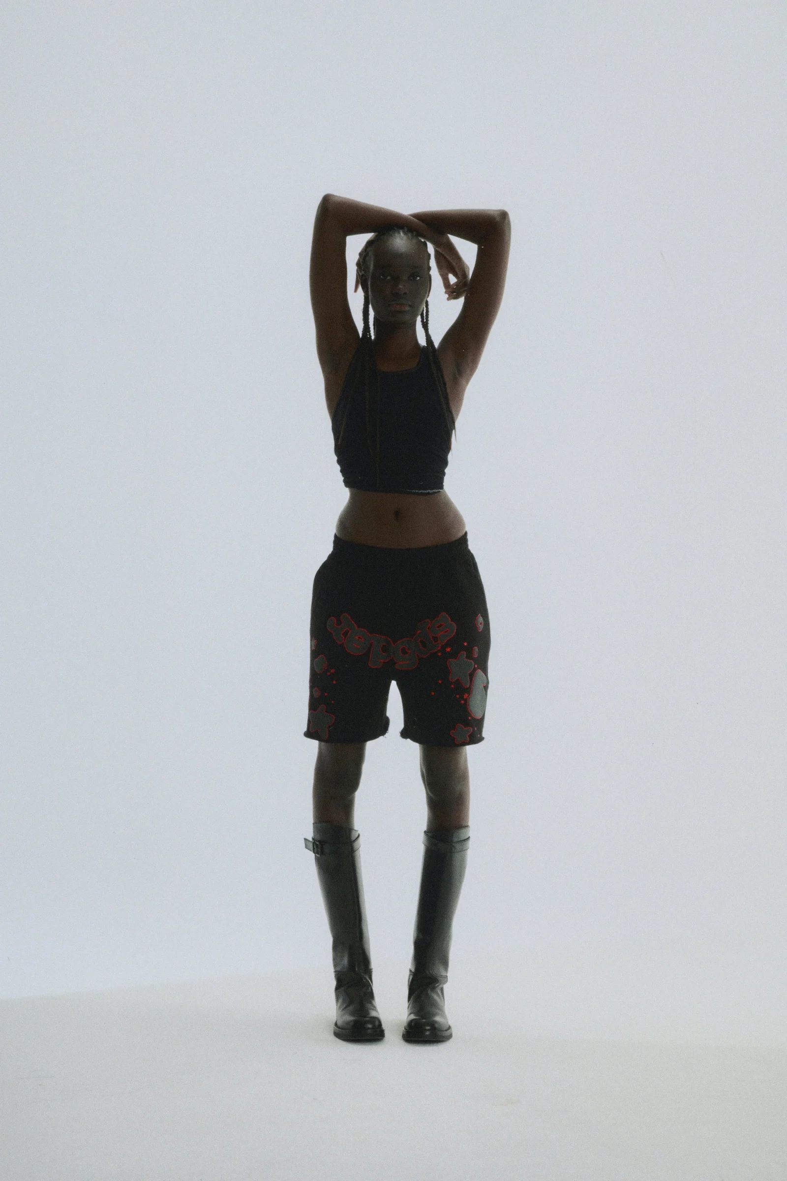 BELUGA OUTLINE SWEATSHORT