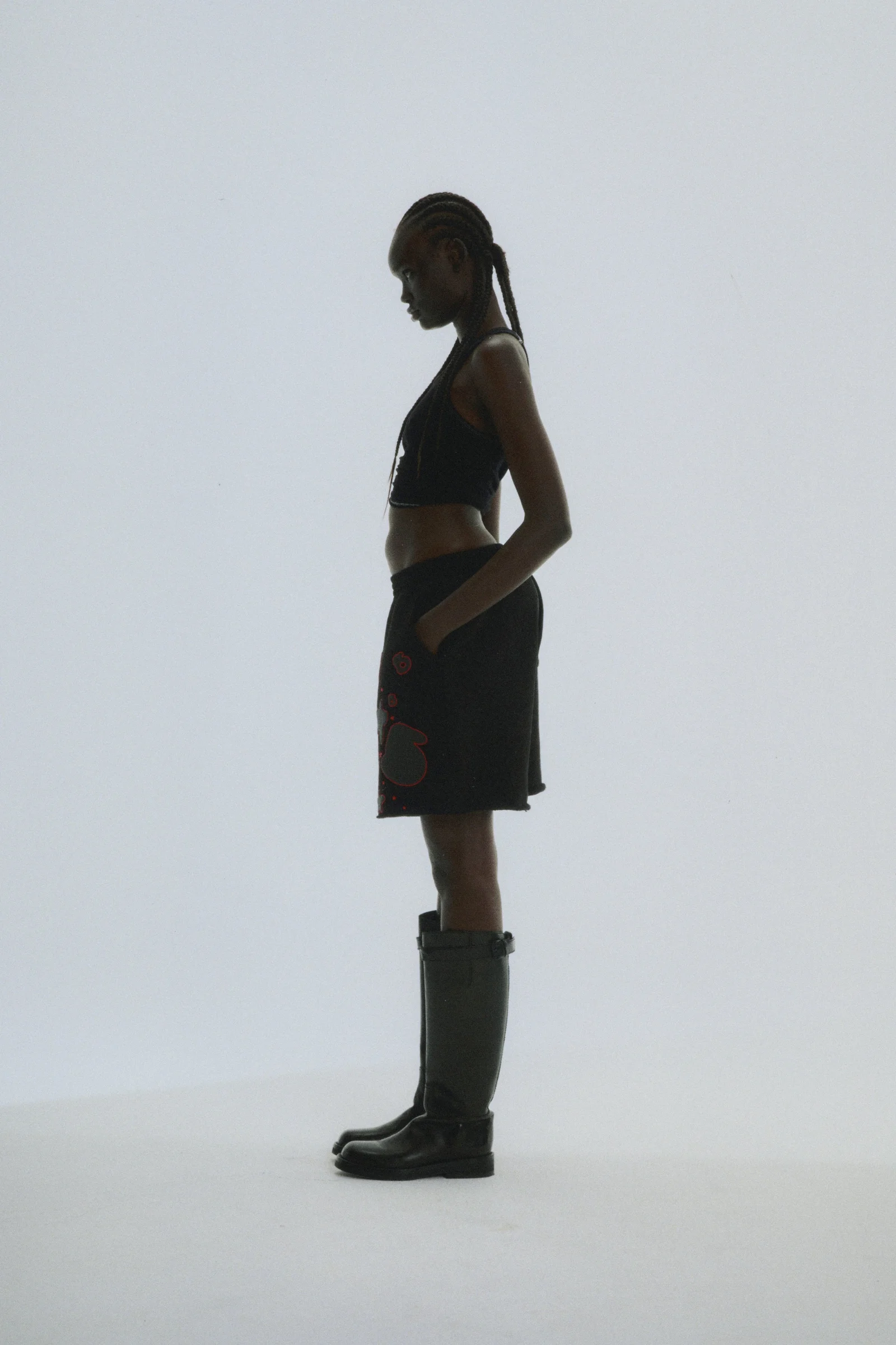 BELUGA OUTLINE SWEATSHORT