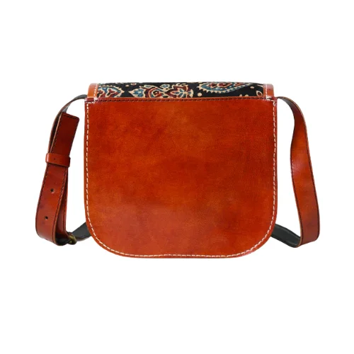 Handcrafted Leather Crossbody Bag with Printed Flap & Tassel – Boho Chic