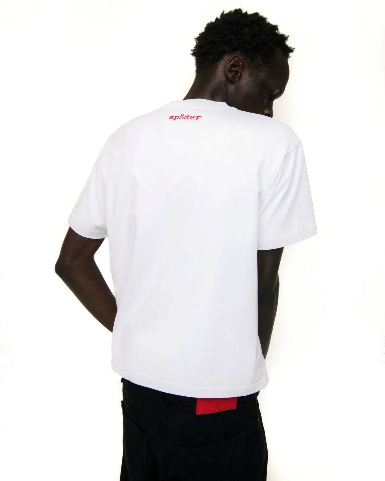 VIVIENNE TEE